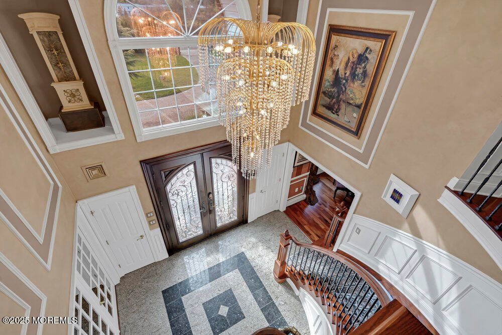 Chandelier, Interior