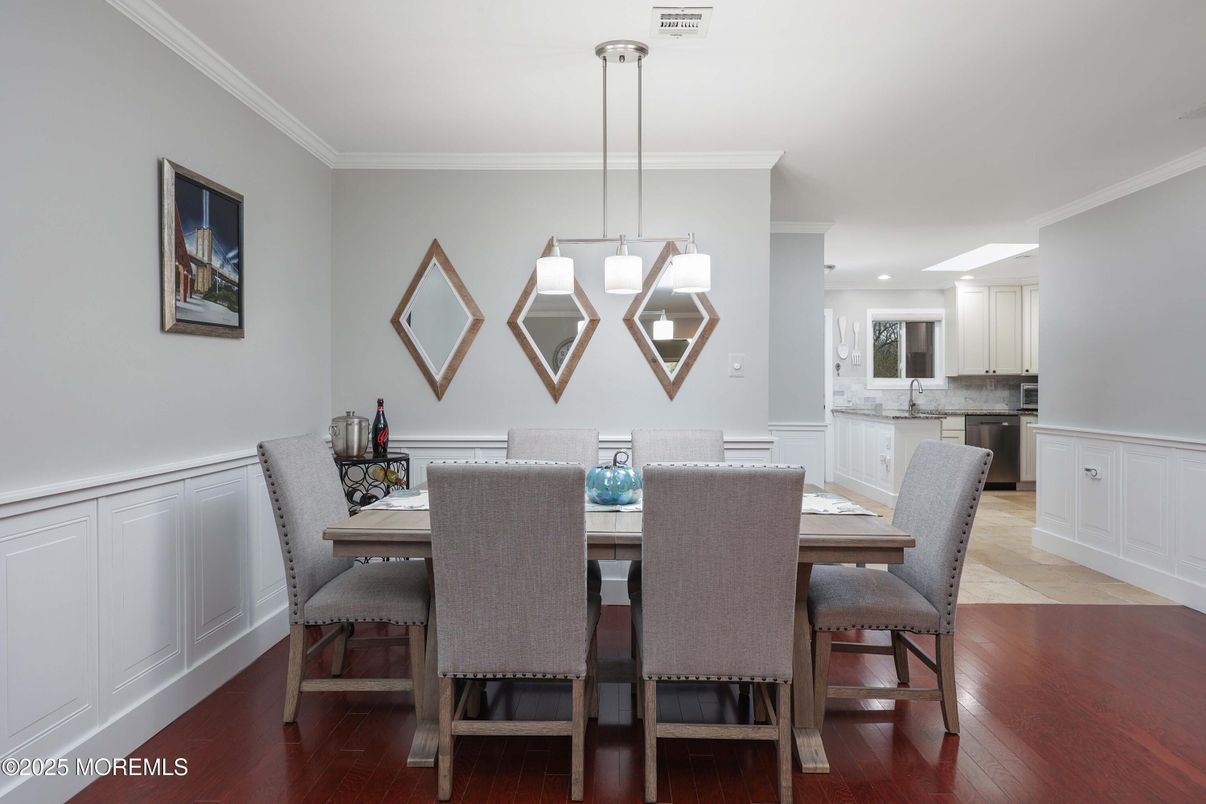 Dining room, Interior, Kitchen, Pendant Lights, Recessed Lighting, Wood Texture Flooring