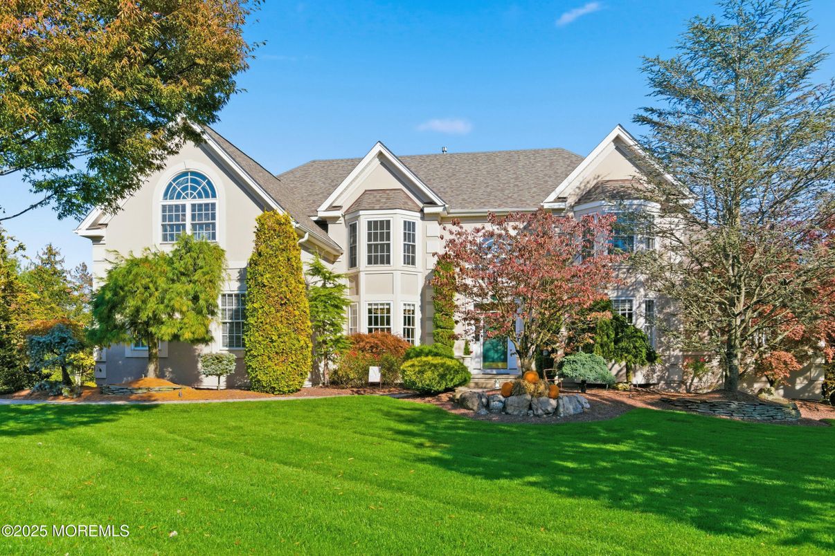 Exterior, Facade, Brick Traditional