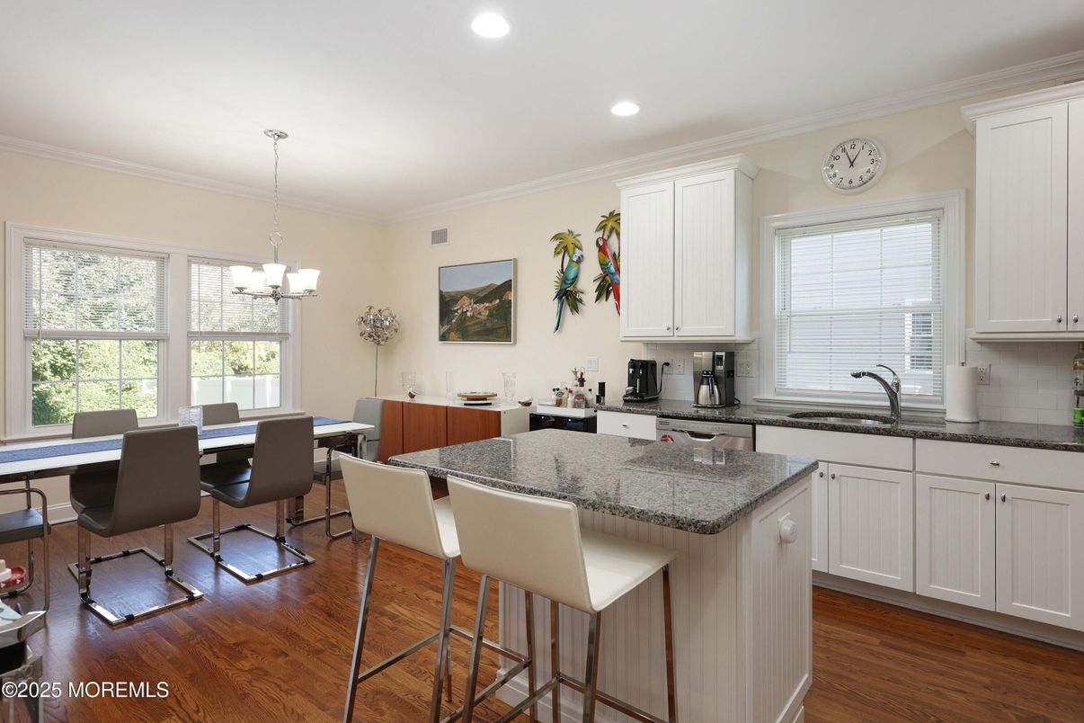 Chandelier, Dining room, Interior, Kitchen, Pendant Lights, Recessed Lighting, Wood Texture Flooring