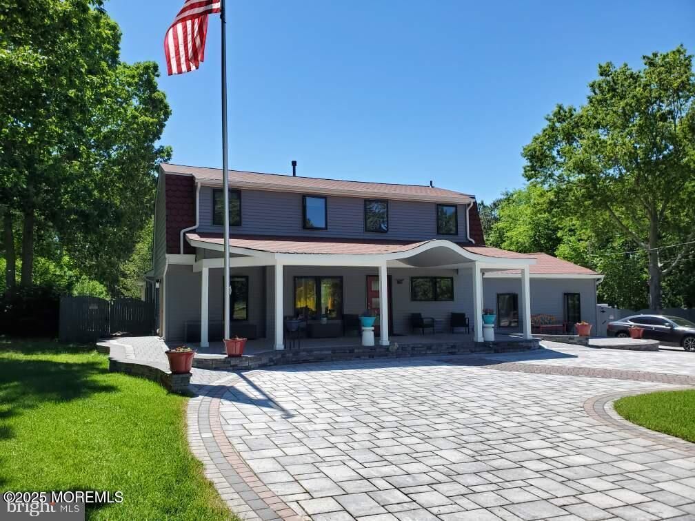 Exterior, Facade, Queen Anne Victorian