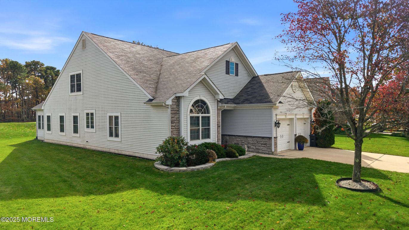 Attached, Backyard, Exterior, Facade, Farmhouse