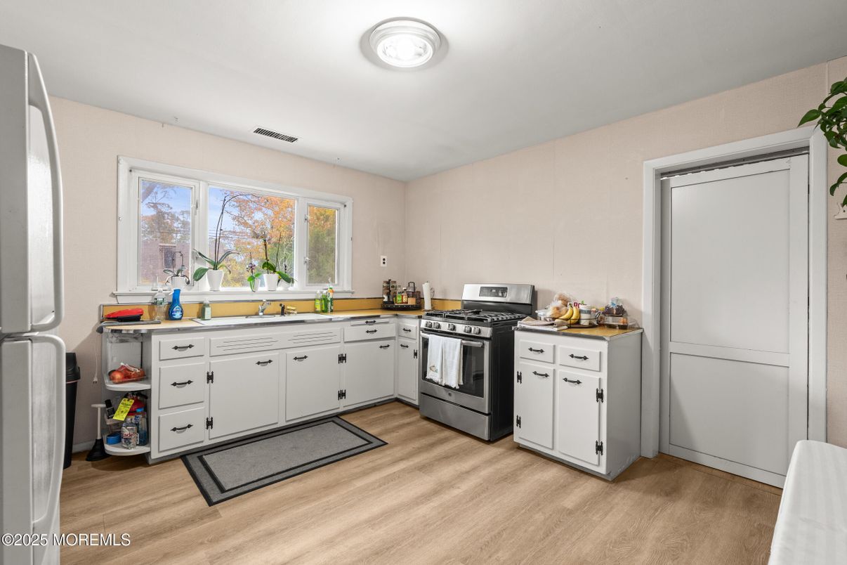 Interior, Kitchen, Stainless Steel Appliances, Wood Texture Flooring