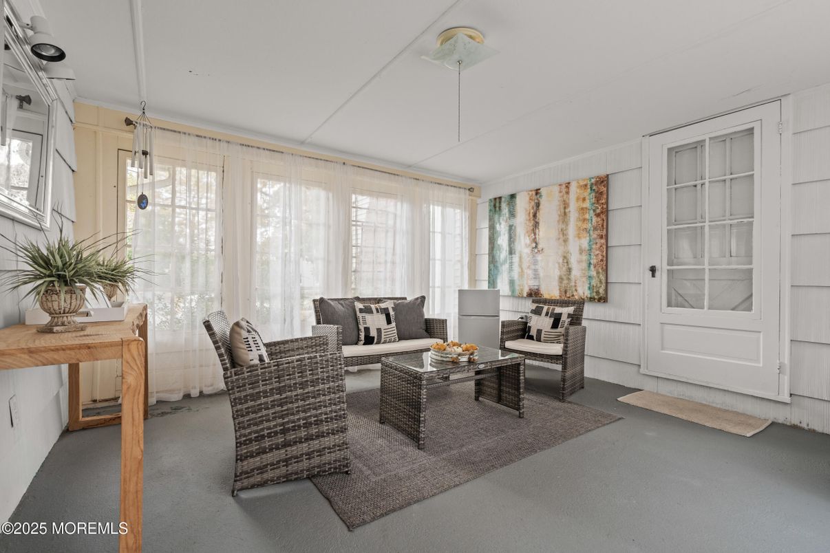 Interior, Living room, Pendant Lights