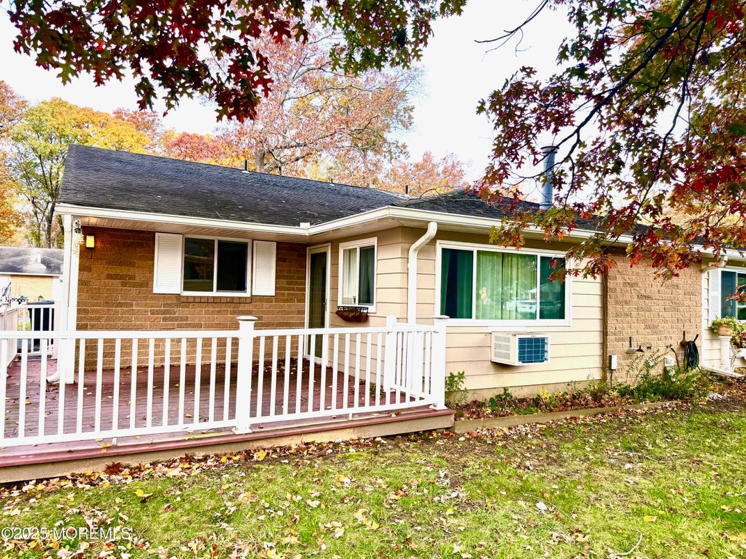 Backyard, Exterior, Facade, Ranch