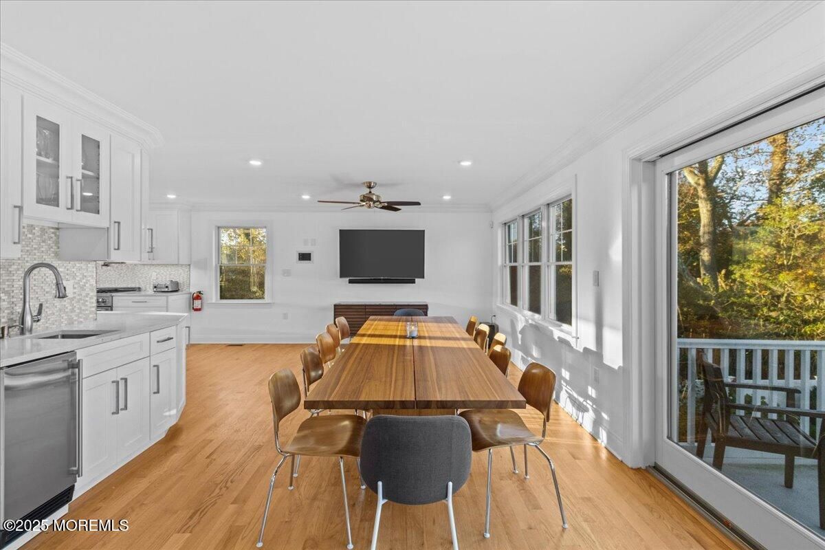 Dining room, Interior, Kitchen, Recessed Lighting, Wood Texture Flooring