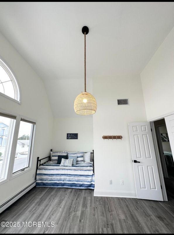 Interior, Pendant Lights, Wood Texture Flooring