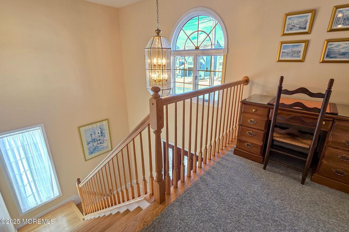 Interior, Pendant Lights, Wood Texture Flooring
