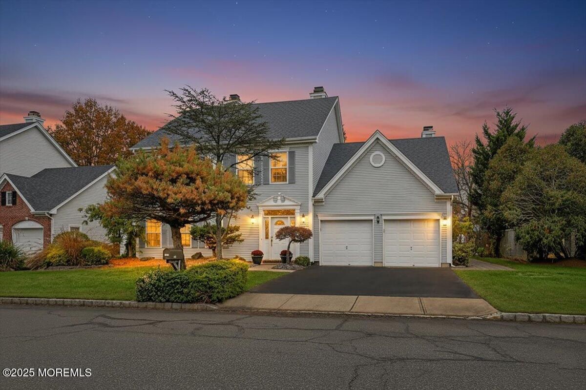 Attached, Exterior, Facade, Farmhouse