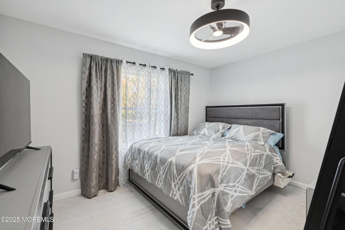 Bedroom, Interior, Pendant Lights, Wood Texture Flooring