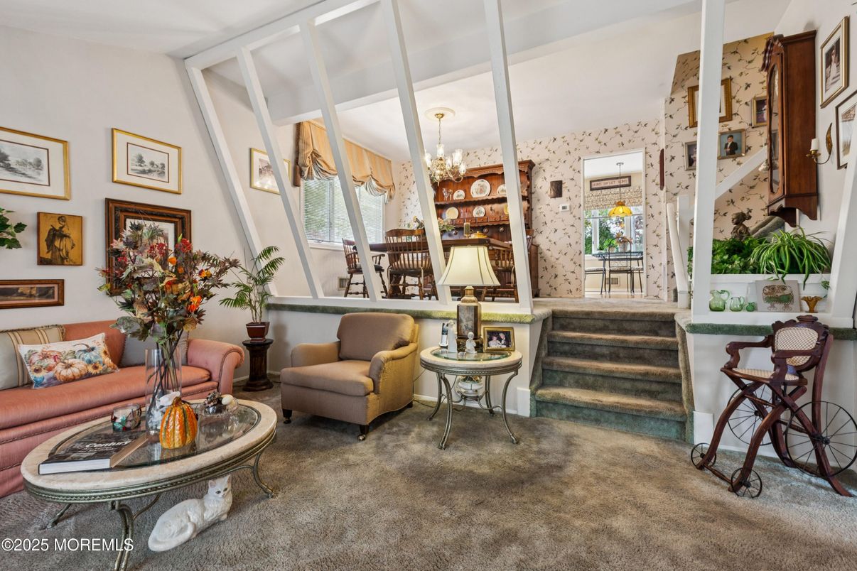 Chandelier, Interior, Living room