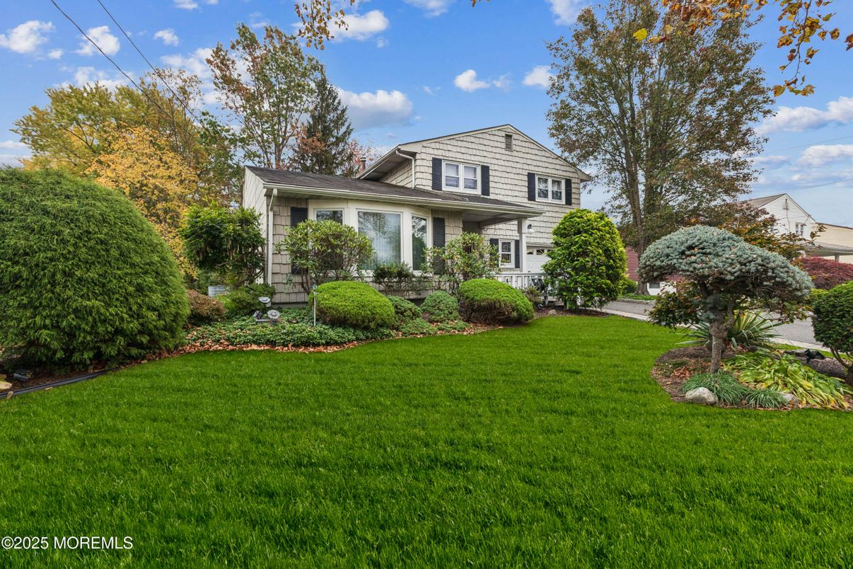 Backyard, Exterior, Facade, American Foursquare