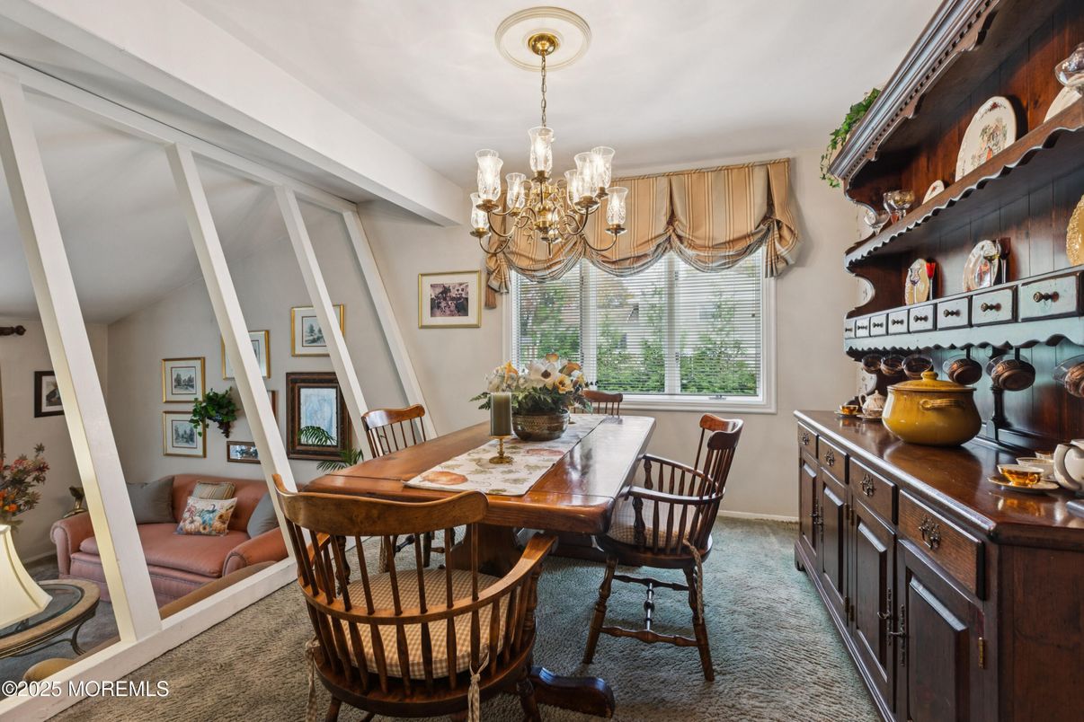 Chandelier, Dining room, Interior
