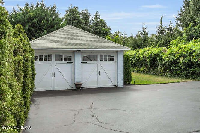 Detached Garage, Exterior
