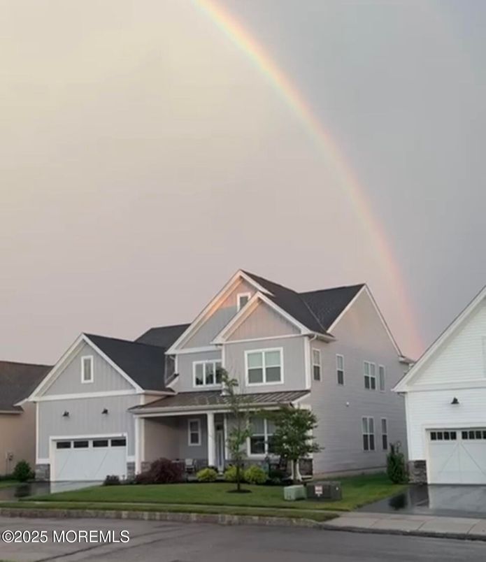 Attached, Exterior, Facade, Farmhouse