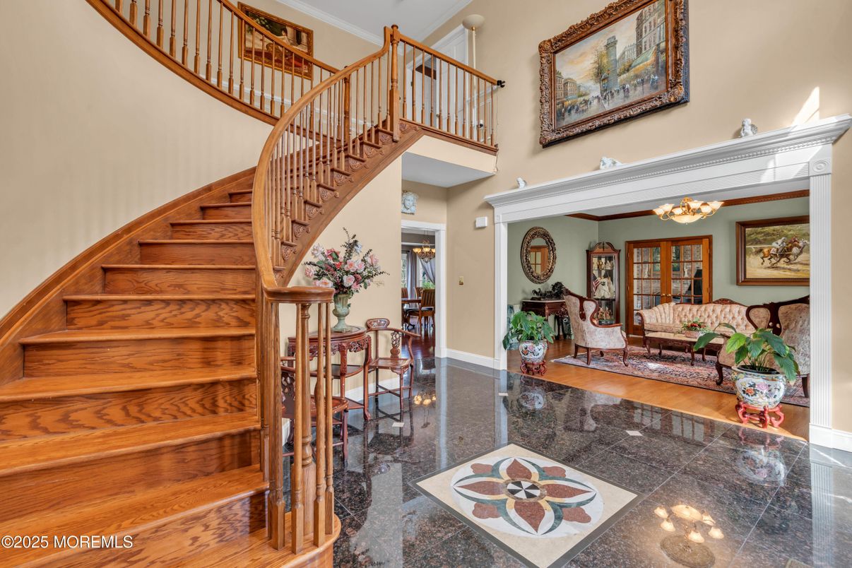 Chandelier, Interior