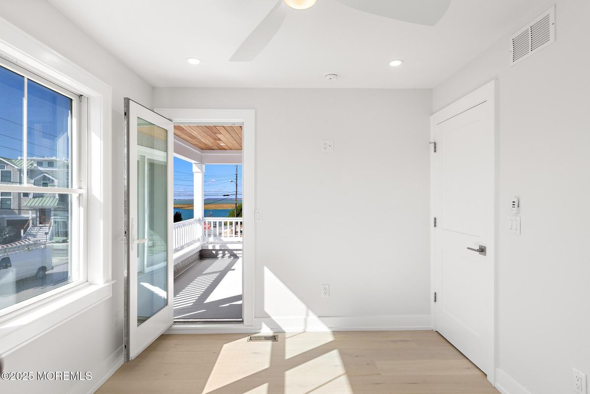 Empty room, Interior, Recessed Lighting, Water, Wooden Ceilings, Wood Texture Flooring