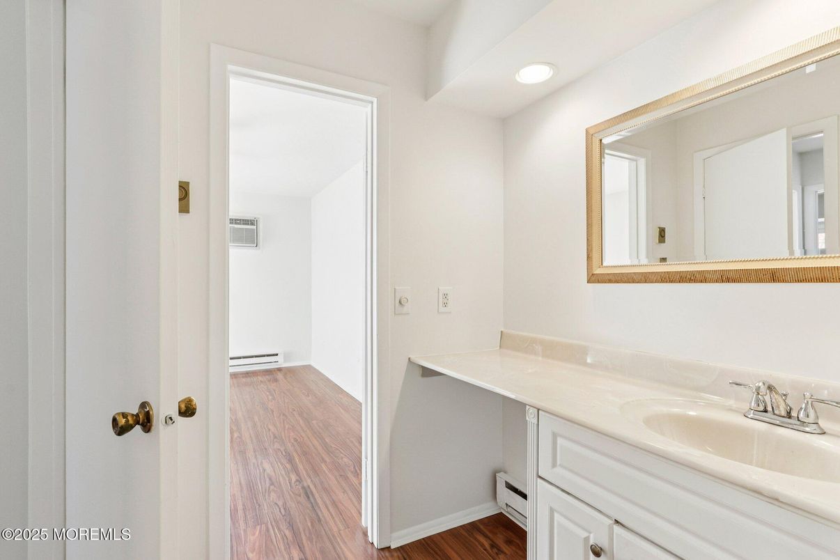 Bathroom, Interior, Recessed Lighting, Wood Texture Flooring