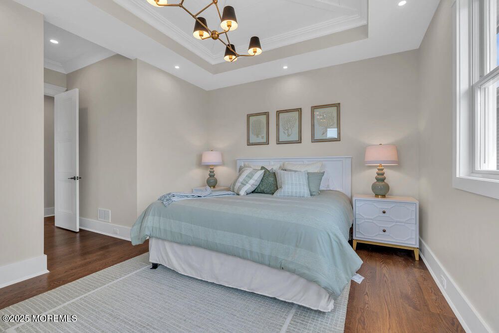 Bedroom, Interior, Pendant Lights, Recessed Lighting, Wood Texture Flooring