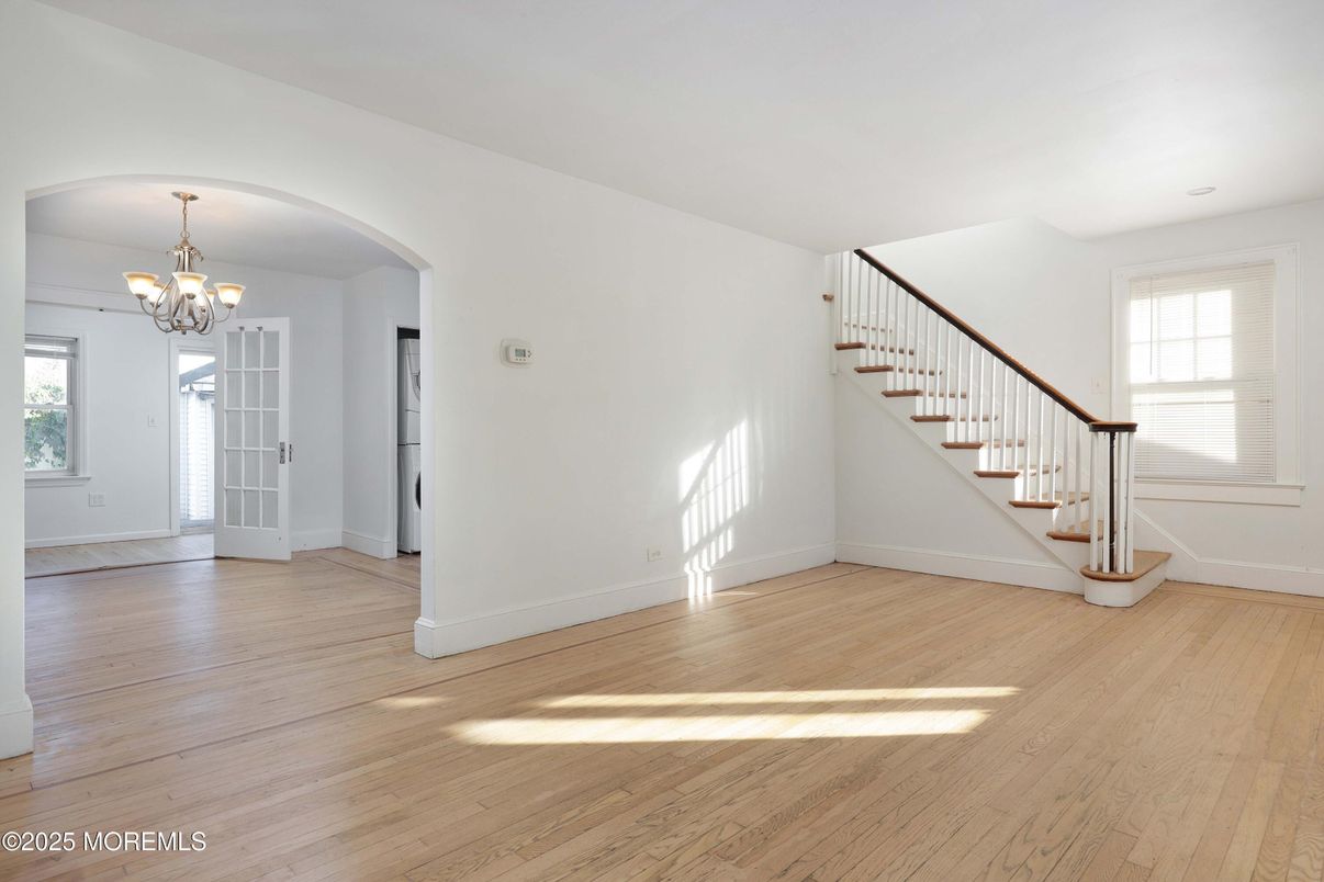 Chandelier, Empty room, Interior, Wood Texture Flooring