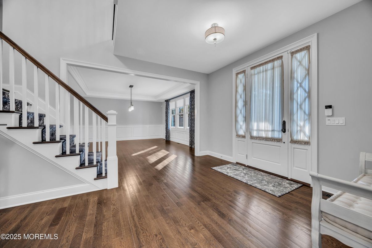 Interior, Pendant Lights, Wood Texture Flooring