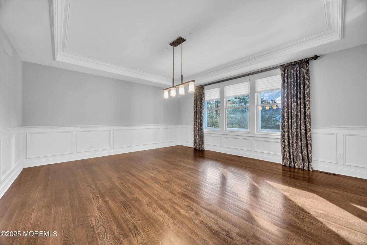 Empty room, Interior, Pendant Lights, Wood Texture Flooring