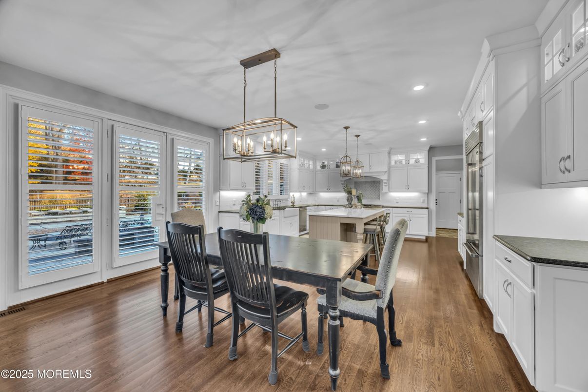 Dining room, Interior, Kitchen, Pendant Lights, Recessed Lighting, Wood Texture Flooring