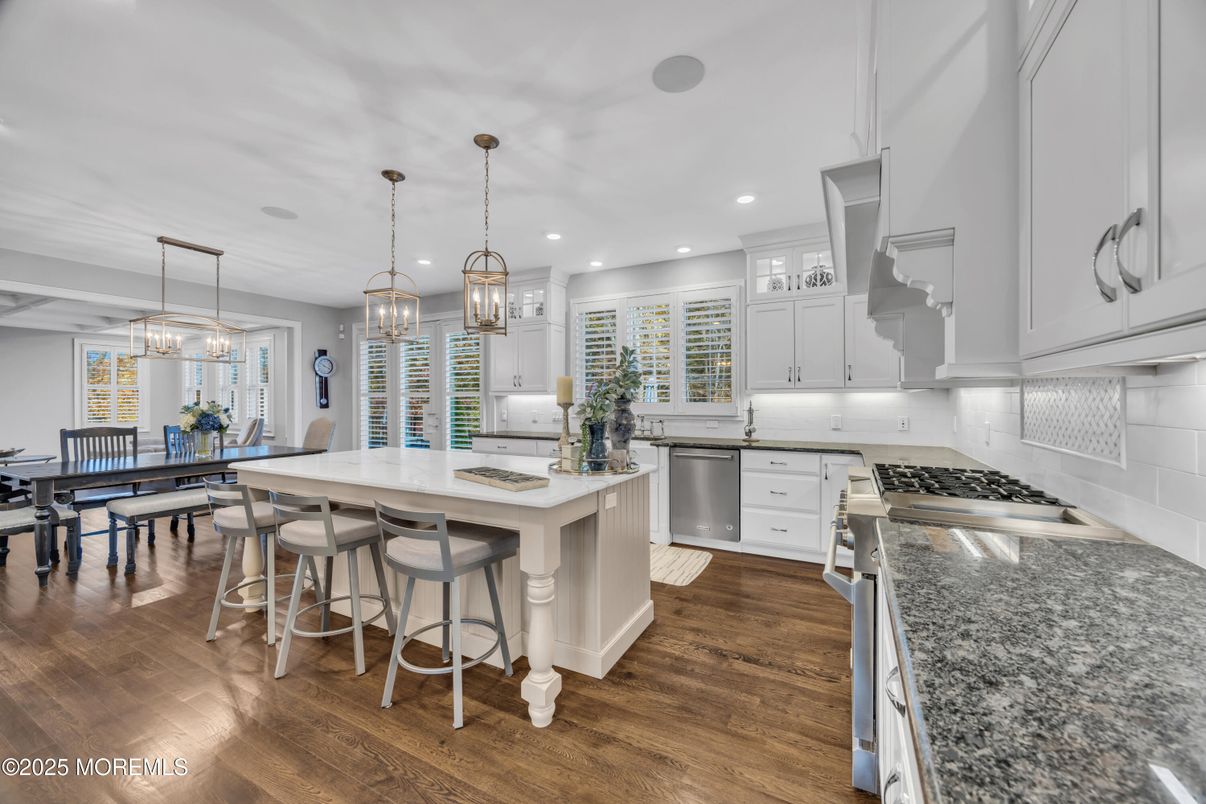 Chandelier, Dining room, Interior, Kitchen, Pendant Lights, Recessed Lighting, Wood Texture Flooring
