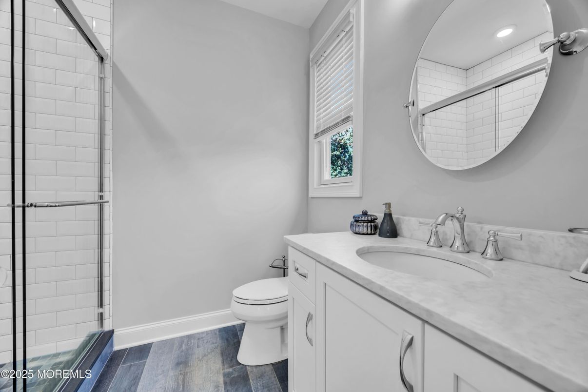 Bathroom, Interior, Recessed Lighting, Wood Texture Flooring