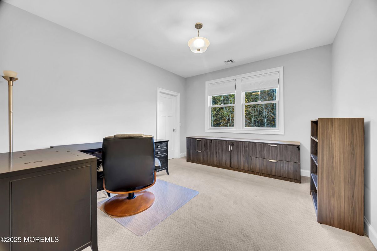 Home Office, Interior