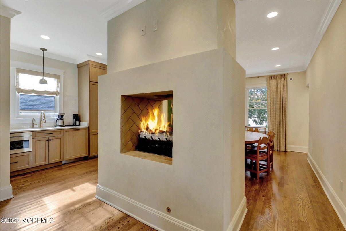 Fireplace, Interior, Kitchen, Pendant Lights, Recessed Lighting, Wood Texture Flooring