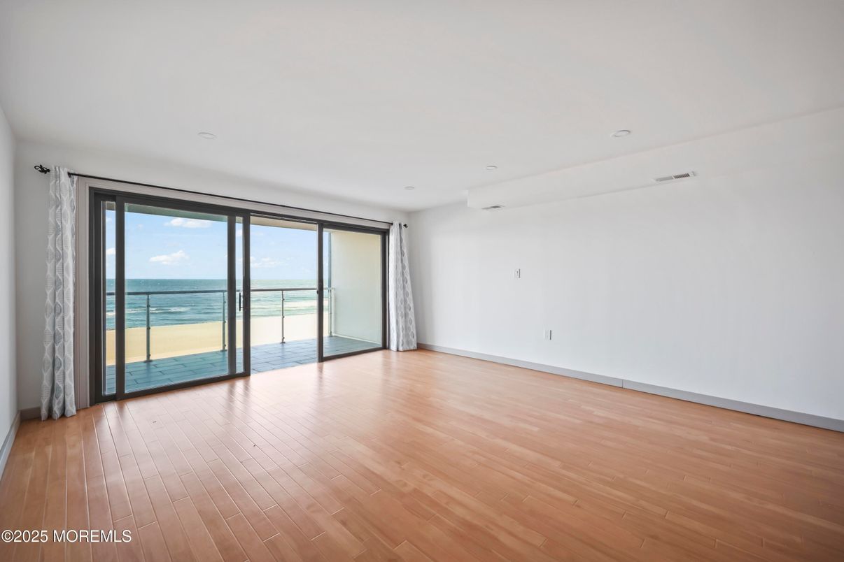 Empty room, Interior, Water, Wood Texture Flooring