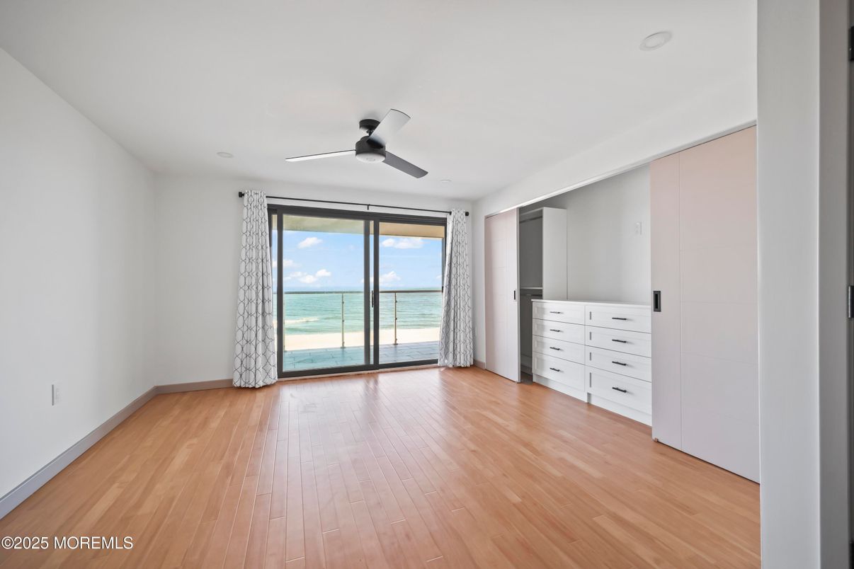 Empty room, Interior, Water, Wood Texture Flooring