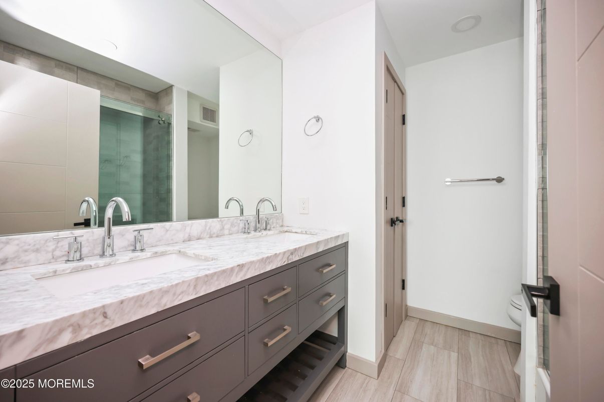 Bathroom, Dual Sink Vanities, Interior, Wood Texture Flooring