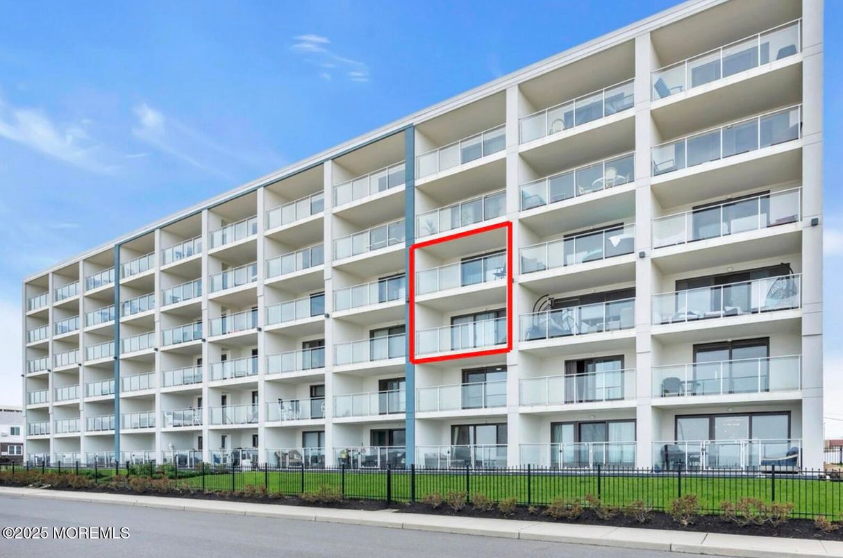 Exterior, Facade, Condo Building