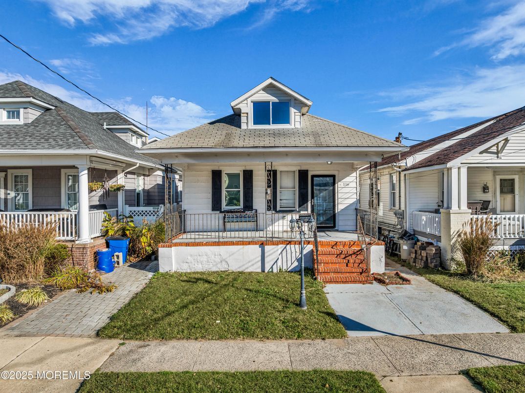 Exterior, Facade, Cape Cod