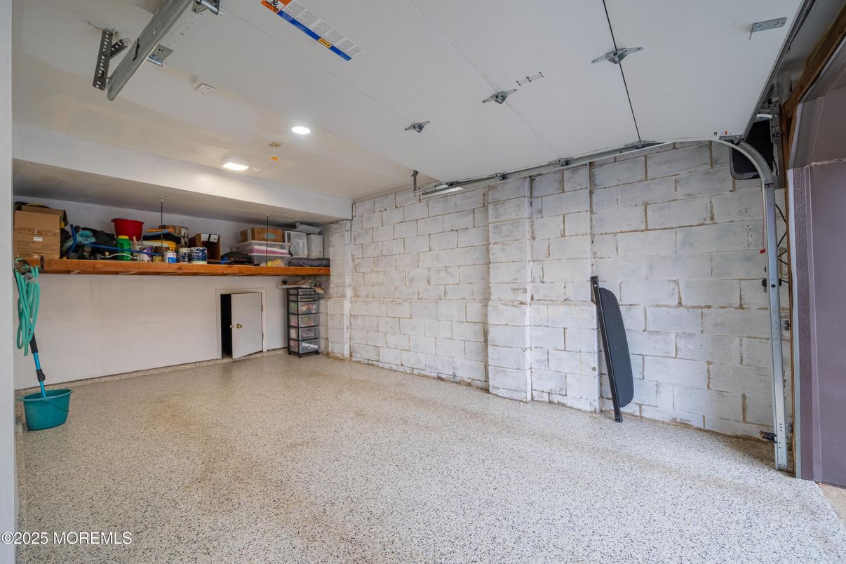 Empty room, Interior, Recessed Lighting, Stone Walls