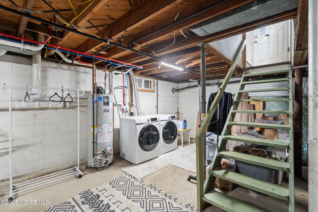 Interior, Washer, Wooden Beams, Wooden Ceilings