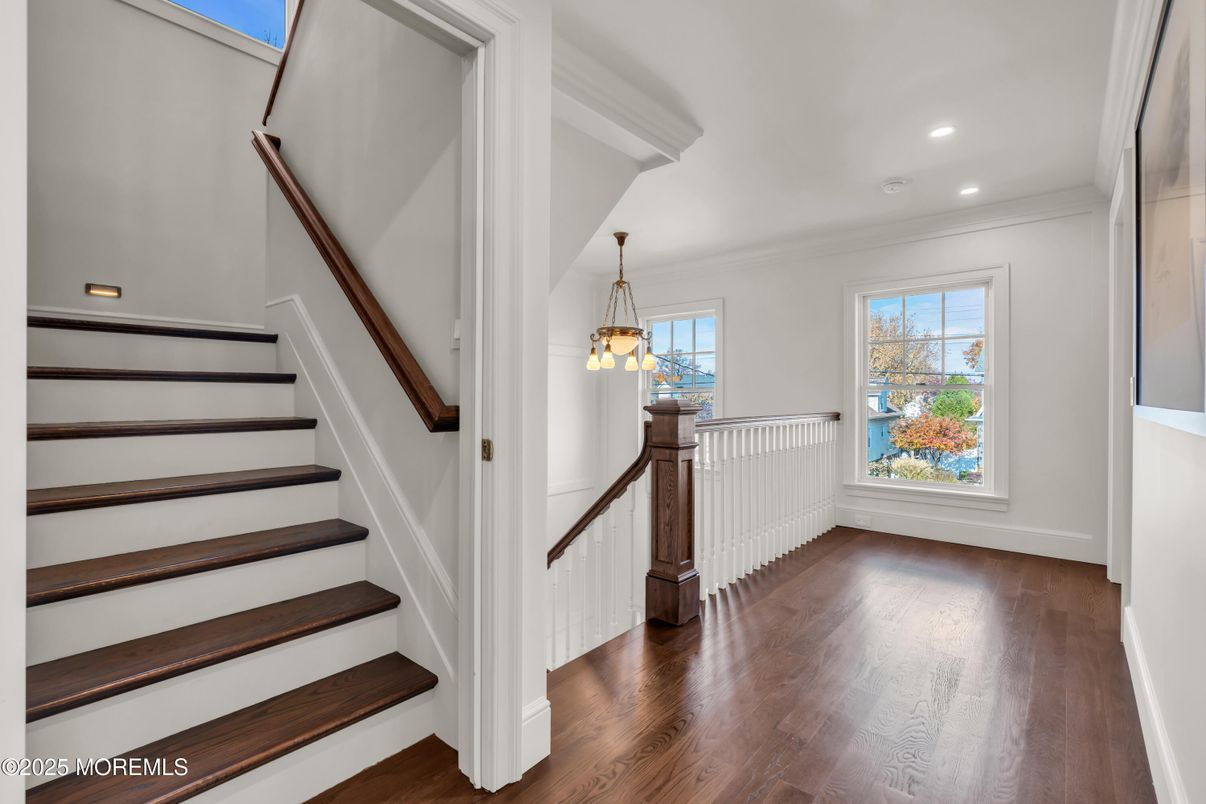 Interior, Pendant Lights, Recessed Lighting, Wood Texture Flooring