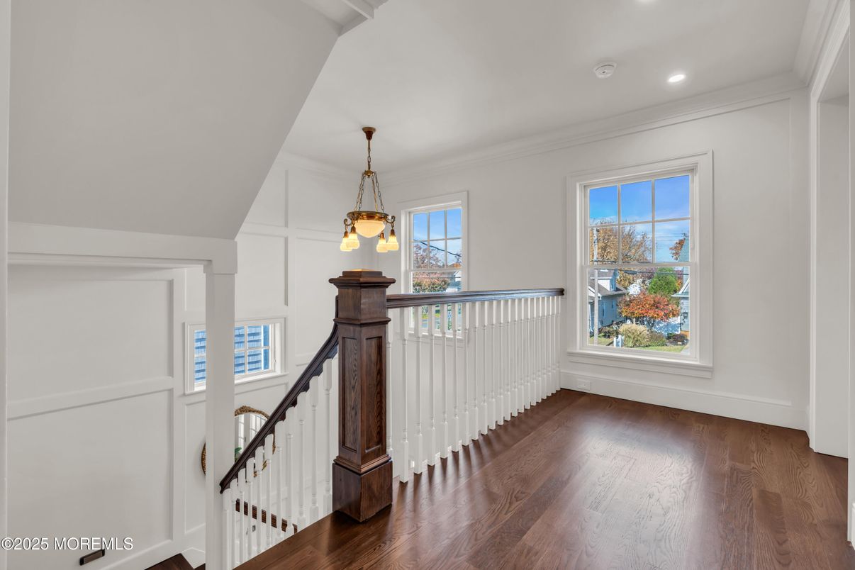 Interior, Pendant Lights, Recessed Lighting, Wood Texture Flooring