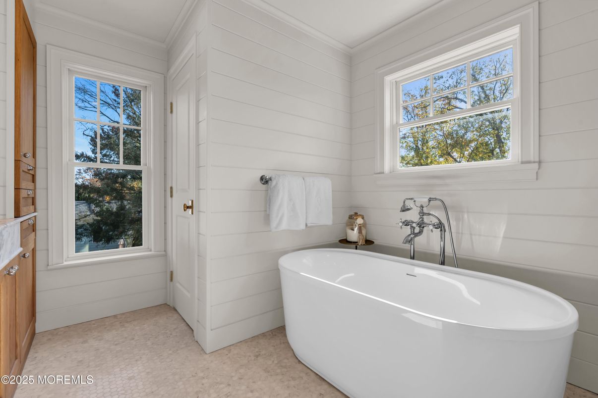 Bathroom, Free Standing Baths, Interior