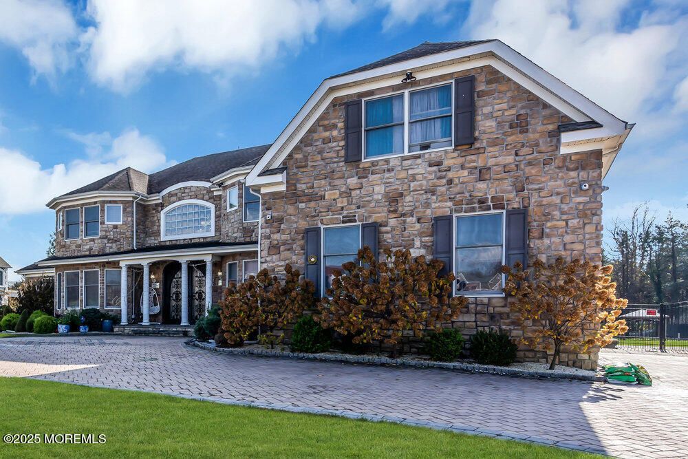 Exterior, Facade, Brick Traditional