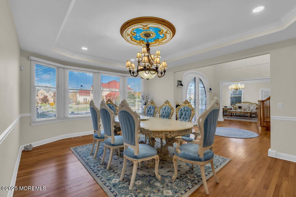 Chandelier, Dining room, Interior, Recessed Lighting, Wood Texture Flooring
