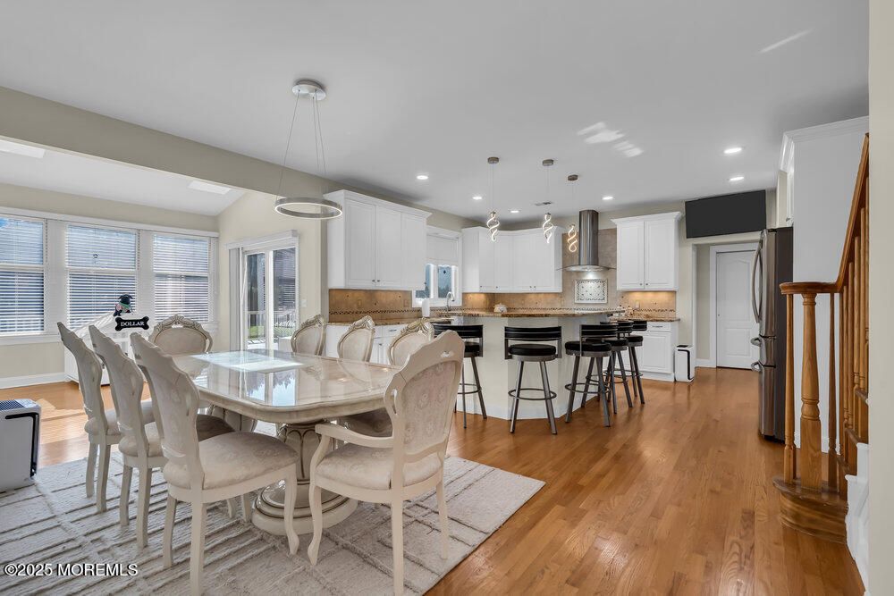 Dining room, Interior, Kitchen, Pendant Lights, Recessed Lighting, Wood Texture Flooring