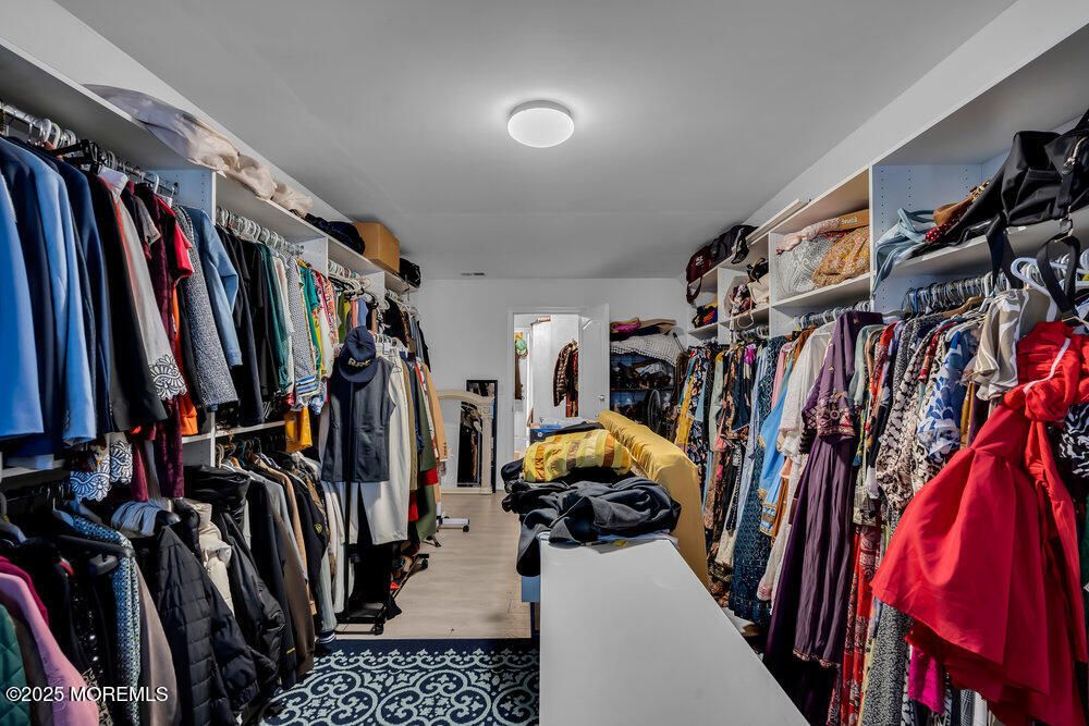 Interior, Walk-in Closets, Wood Texture Flooring