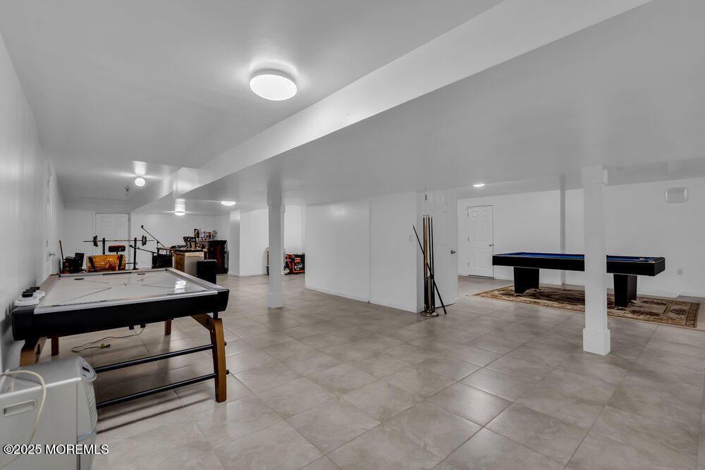 Billiard Table, Game Room, Interior