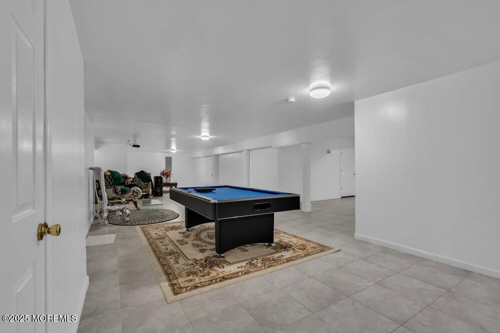 Billiard Table, Game Room, Interior