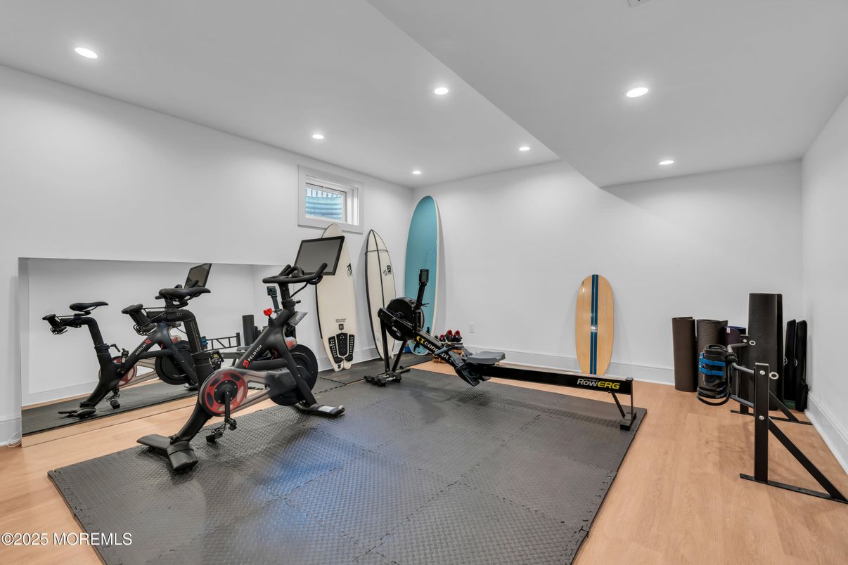 Fitness Equipment, Interior, Recessed Lighting, Wood Texture Flooring