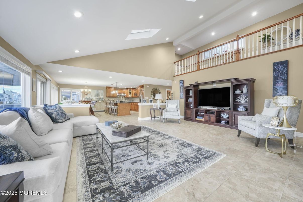 Chandelier, Dining room, Interior, Living room, Pendant Lights, Recessed Lighting