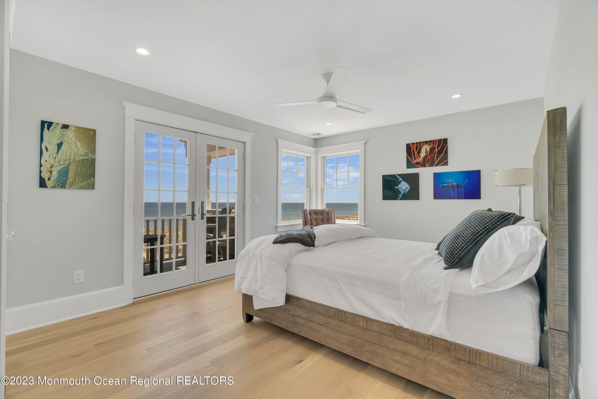 Bedroom, Interior, Recessed Lighting, Water, Wood Texture Flooring